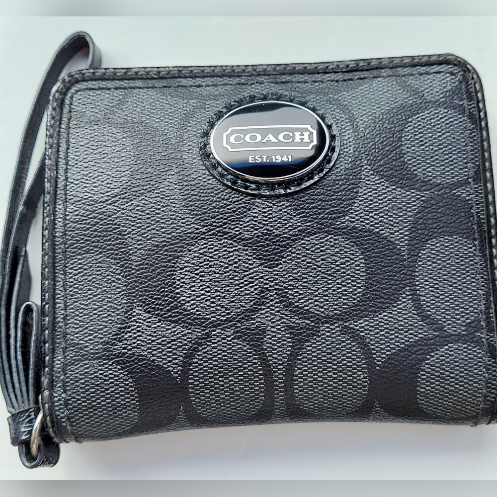 Coach Peyton Signature Medium Zip Around Wallet Black/Gray #F47341  Silver Tone